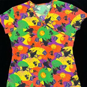 CUTE Cherokee Women's Halloween Scrub Top XS Witches & Pumpkins Print LOOK